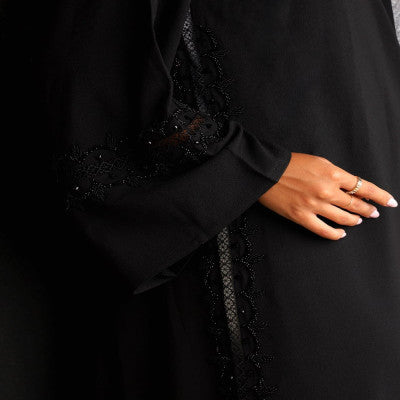 ‎ عباية نسائية مميزة بلون أسود